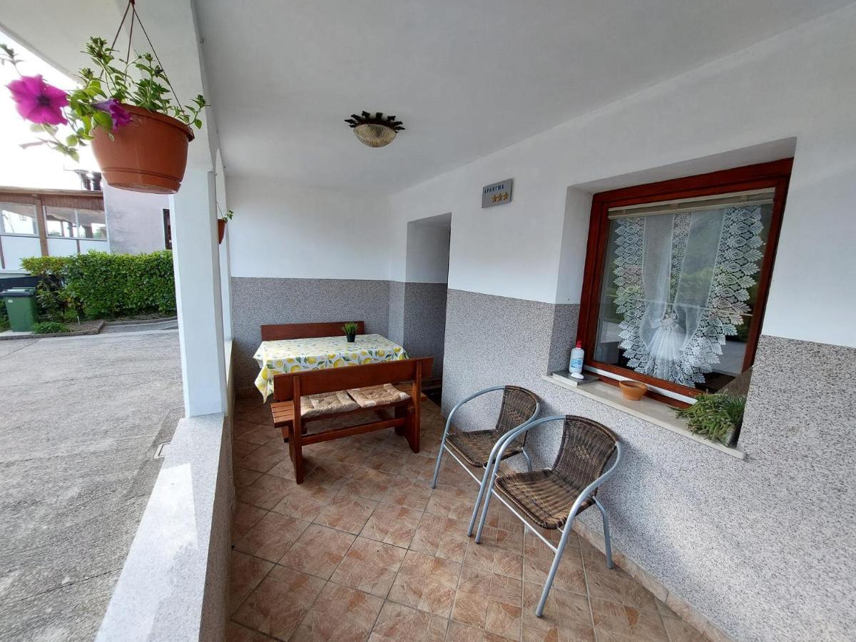 Apartments Denis Tolmin Exterior foto
